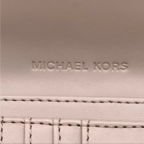 New Michael Kors Large Trifold Wallet Light Sand - Picture 8 of 12